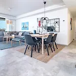 Inf26h- Comfortable And Spacious