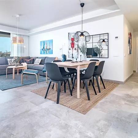 Inf26h- Comfortable And Spacious