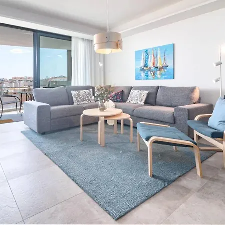 Inf26h- Comfortable And Spacious