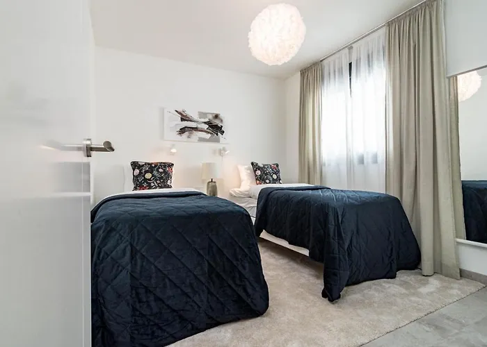 Inf26h- Comfortable And Spacious דירה אסטפונה