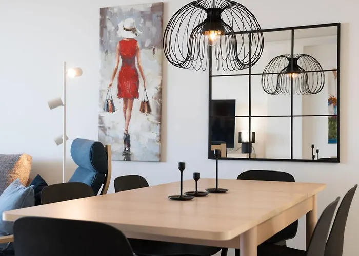 Апартаменти Inf26h- Comfortable And Spacious