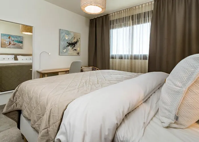 Inf26h- Comfortable And Spacious דירה אסטפונה