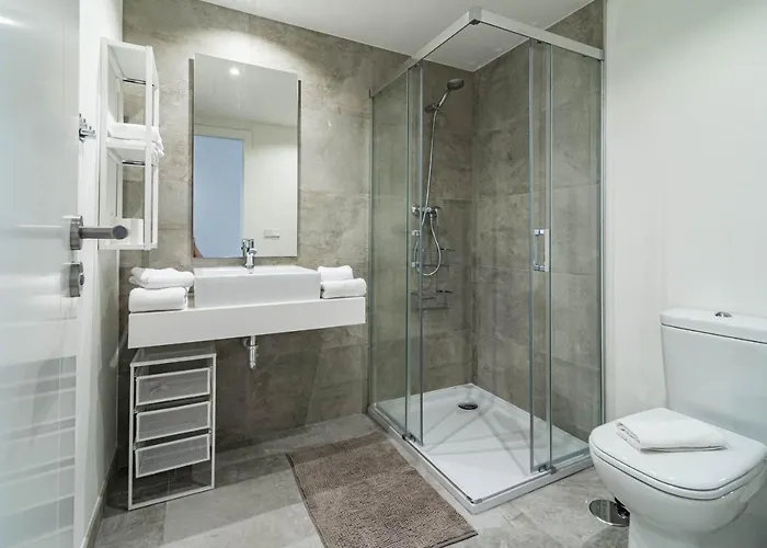 Апартаменти Inf26h- Comfortable And Spacious