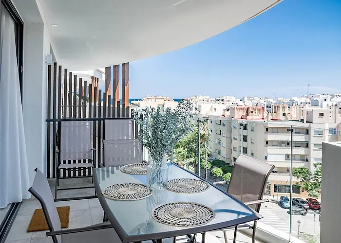 Inf26h- Comfortable And Spacious *