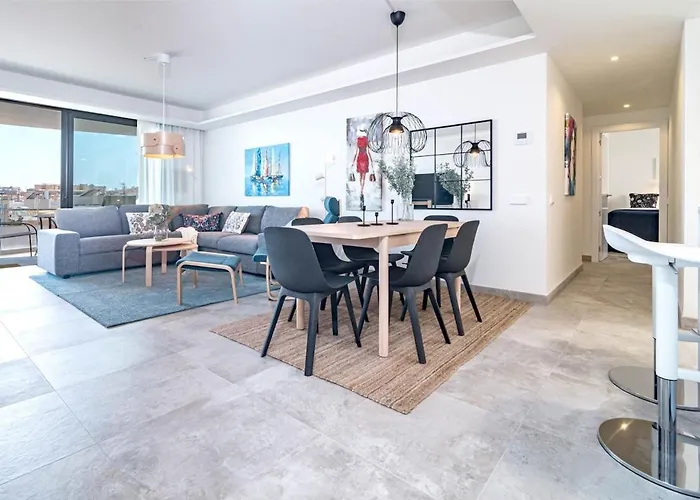 Inf26h- Comfortable And Spacious アパート エステポナ