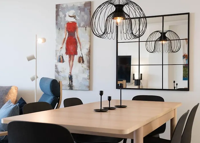 Апартаменти Inf26h- Comfortable And Spacious *